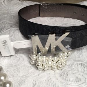 Michael Kors leather Belt, size small